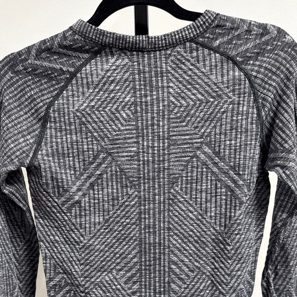 Lululemon Rest Less -Gray Top - Picture 2 of 3